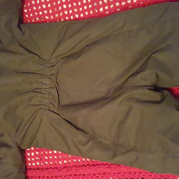 Snowsuit - Picture 3 of 8